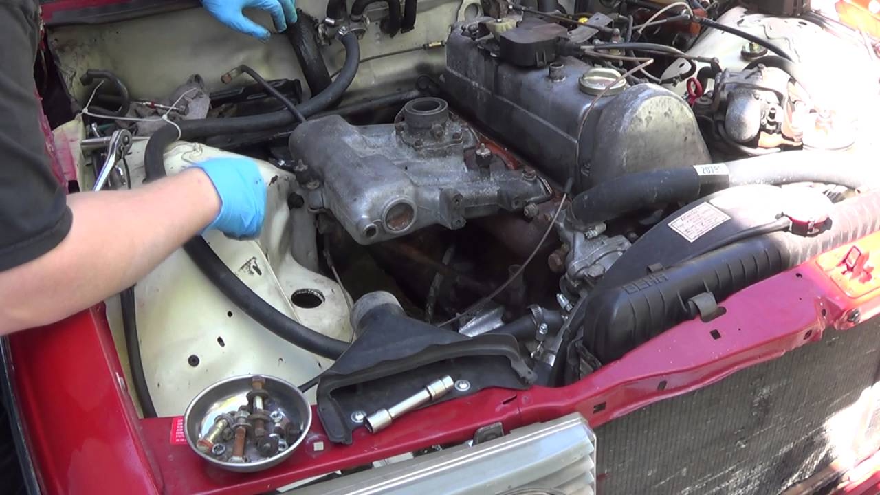 1983 Merrcedes-Benz 240D: manifold replacement