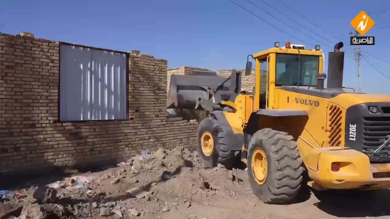 فيديو | قائممقام الناصرية يقود حملة لإزالة التجاوزات أمام جامعة ذي قار