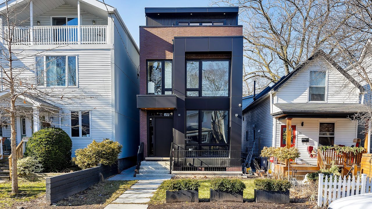 34 Hastings Avenue, Toronto