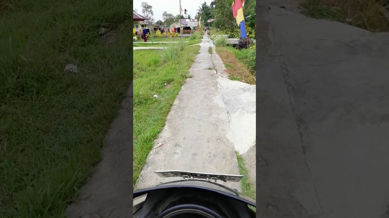 Kampung tebing rubuh. Desa tebing rubung. Kcm. Sebawi. Kabupaten Sambas