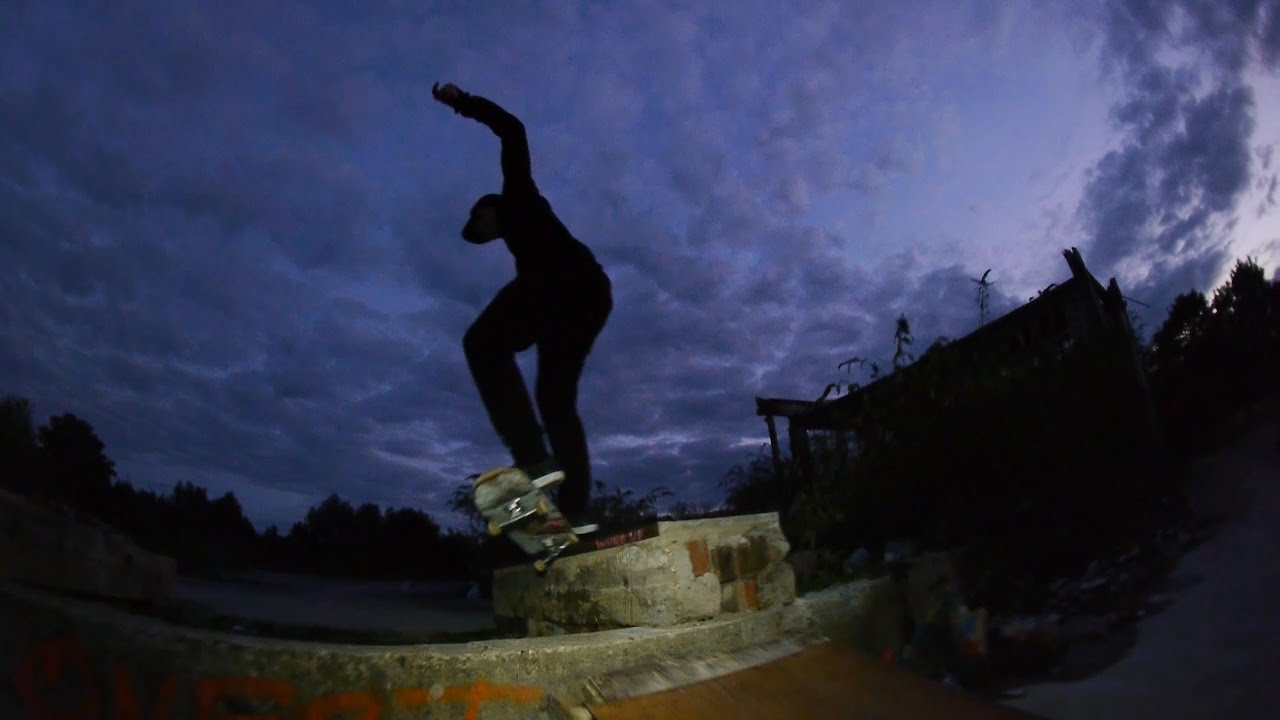 Drug Store - Trowse D I Y -Skate Spot 