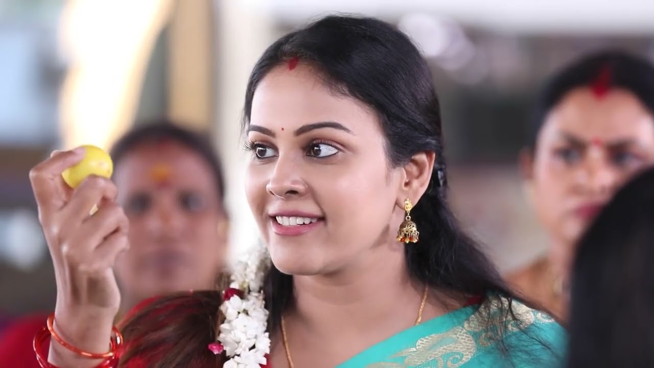 Abhirami Is Divinely Possessed - Rettai Roja - Full Ep 996 - Zee Tamil