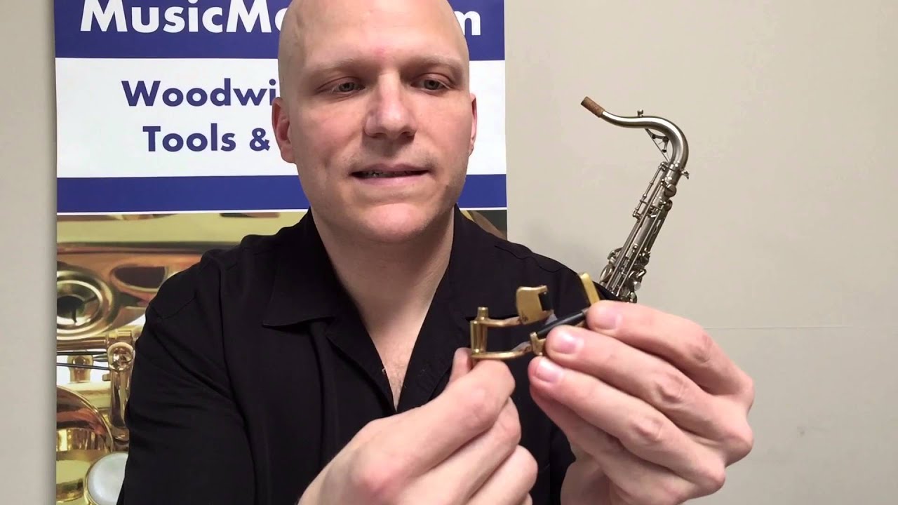 Live at 3:05 MusicMedic.com Setting Up The Left Hand Table of modern Saxophones