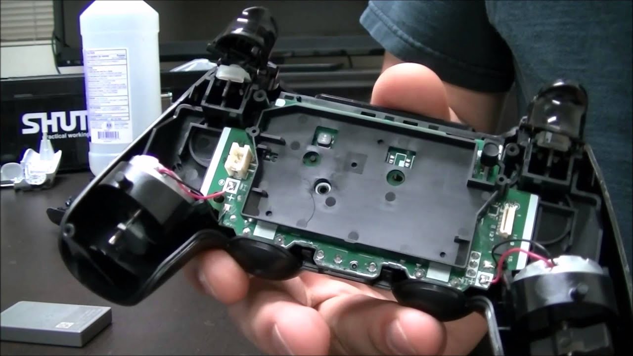 Teardown Part 1: How to safely open a Dualshock 4 controller without breaking or losing parts