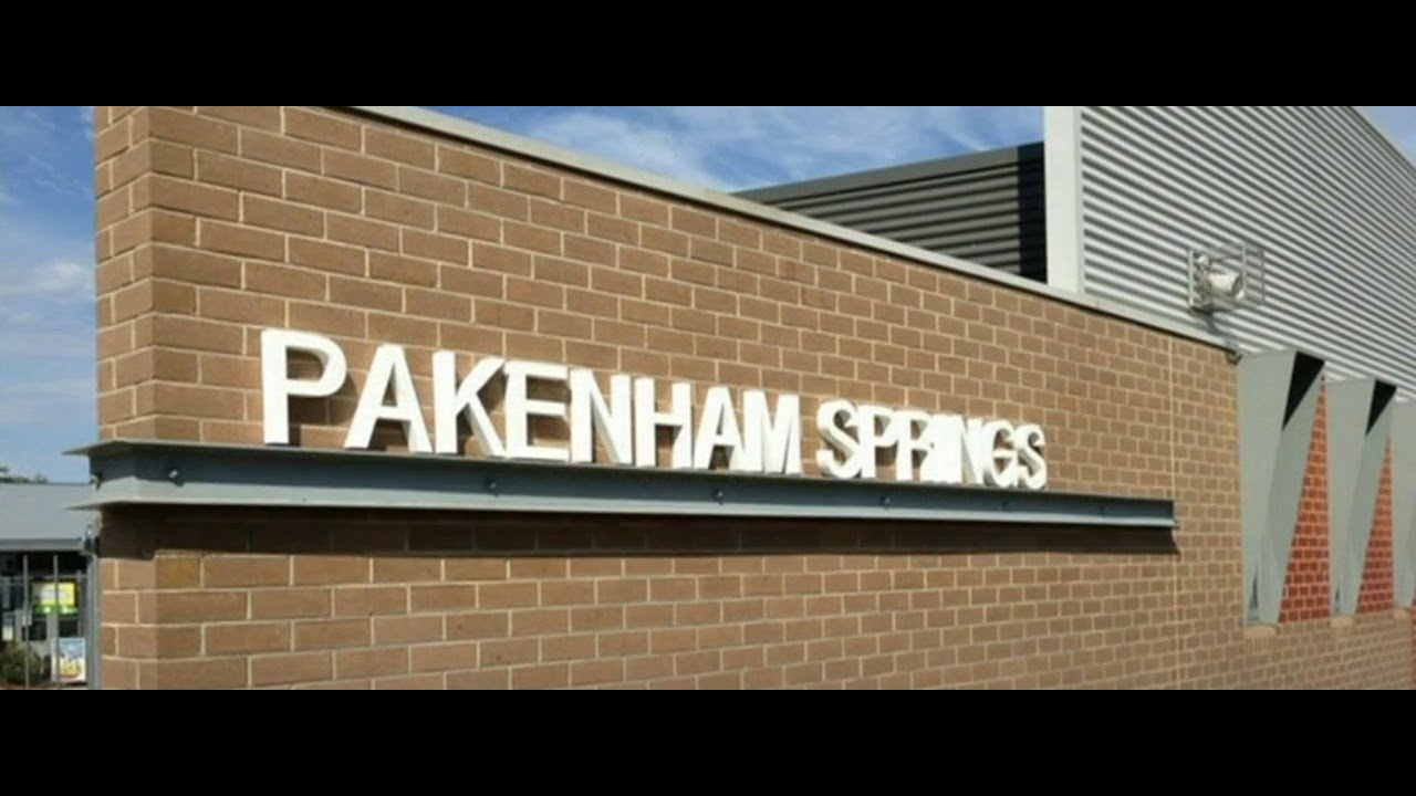 Melbourne primary school closes doors after two students test positive to COVID-19