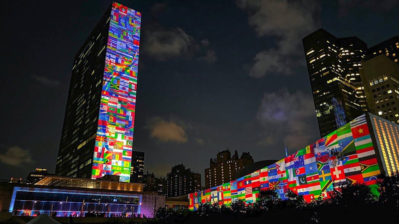 Projection Mapping at the UN HQ | FIFA World Cup 2022 - Scoring for the Goals