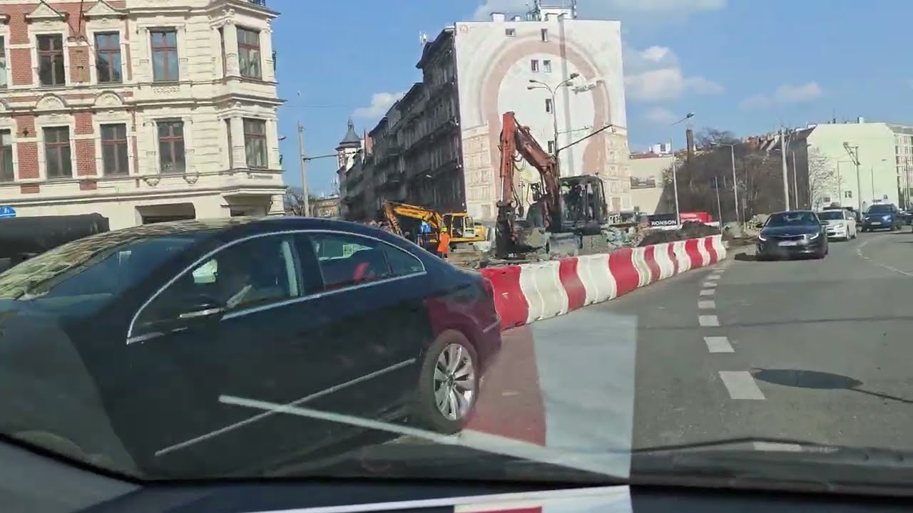 Wrocław, X15, 2026,Remontowane skrzyżowanie Drobnera-Dubois,przejazd przez budowęVID 20260311 130107