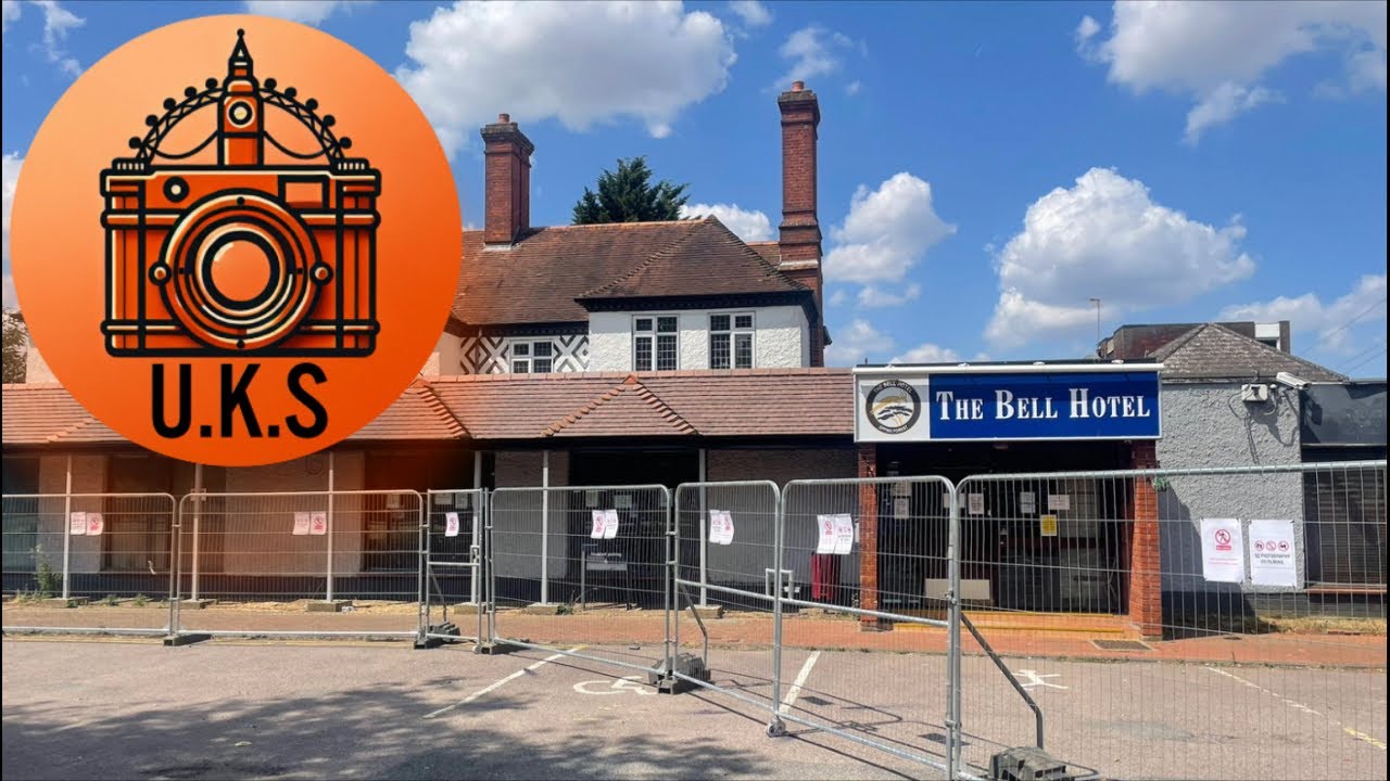 LIVE🔴 The Bell Hotel Epping
