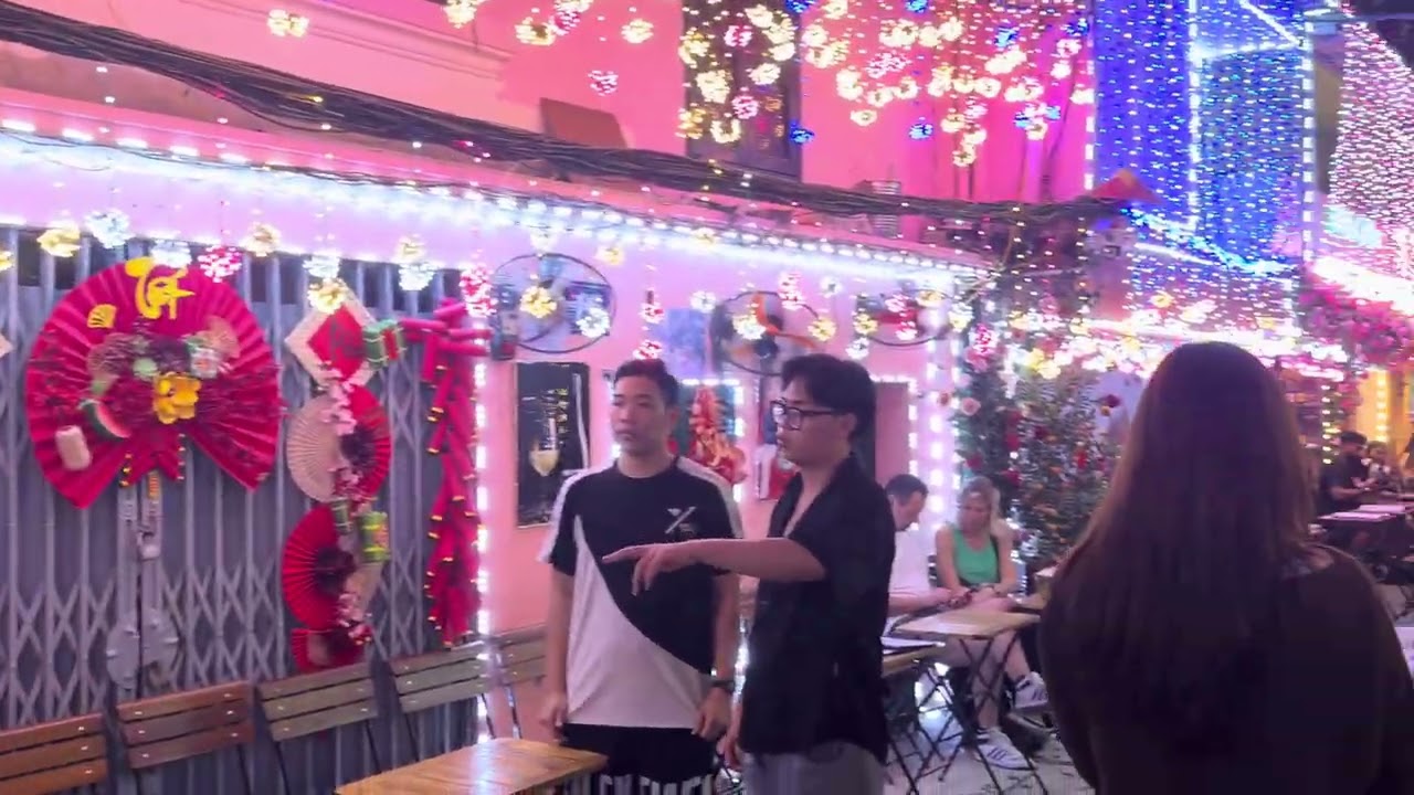 hanoi train street cafe!!11線路横の禁断ストリートcafe！