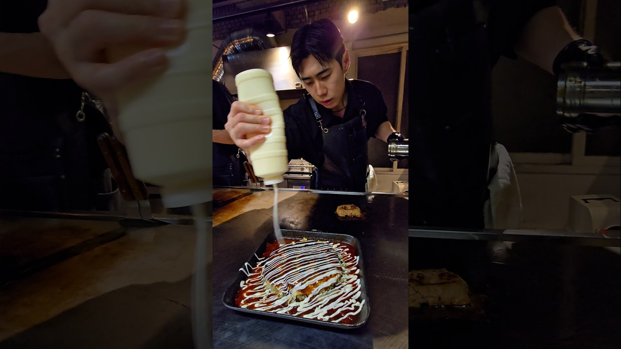 Japanese Teppan Omelette Okonomiyaki Master &ndash; Insane Fire Skills in Korea #Okonomiyaki #Teppan