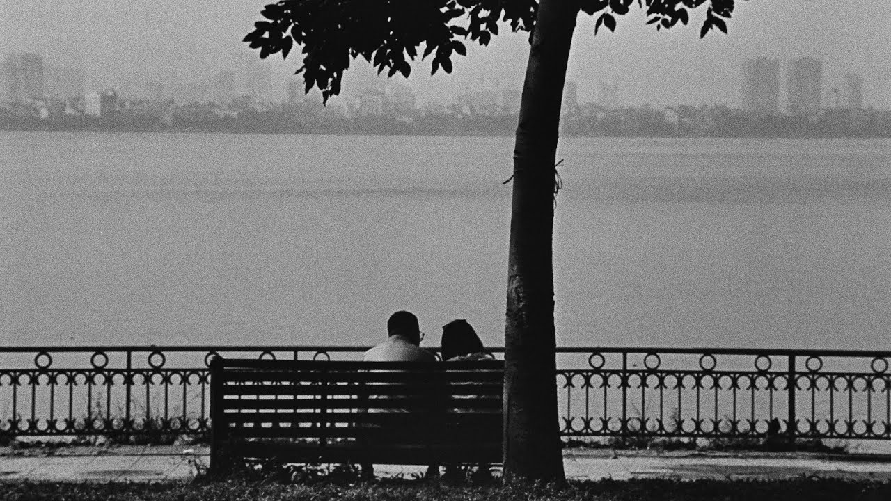 Black & White Silhouette Photography – Kodak Tri-X 400 | Nikon FM2