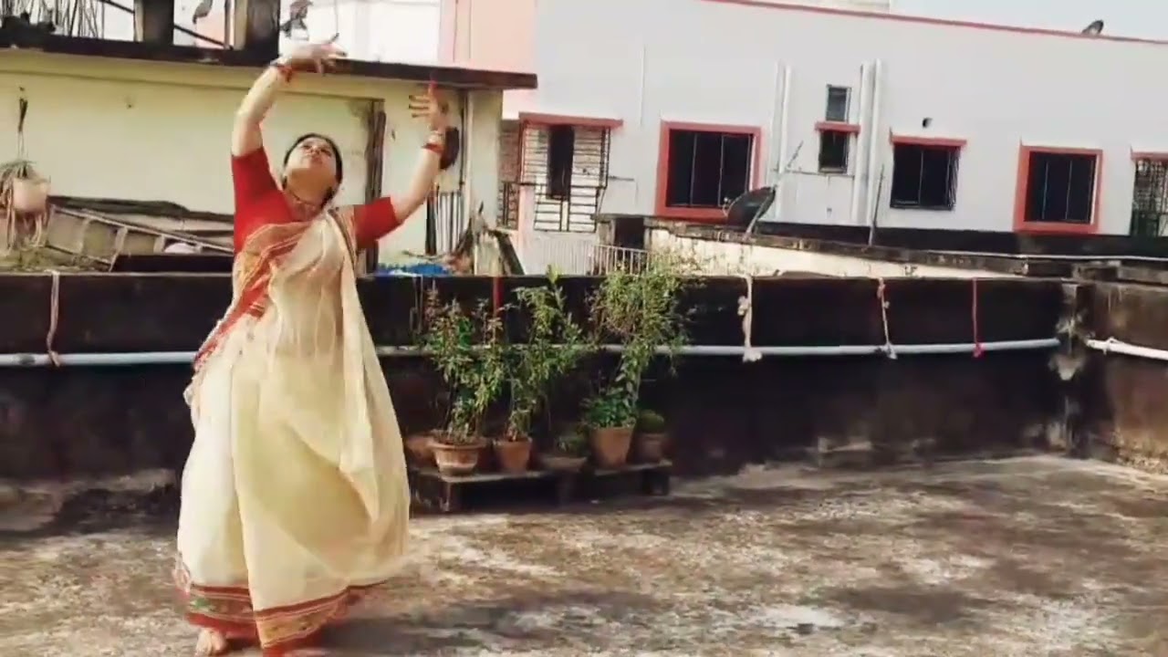 This My first video. Dance cover.Provar Protibha. Sisire sisire Sarod prate.