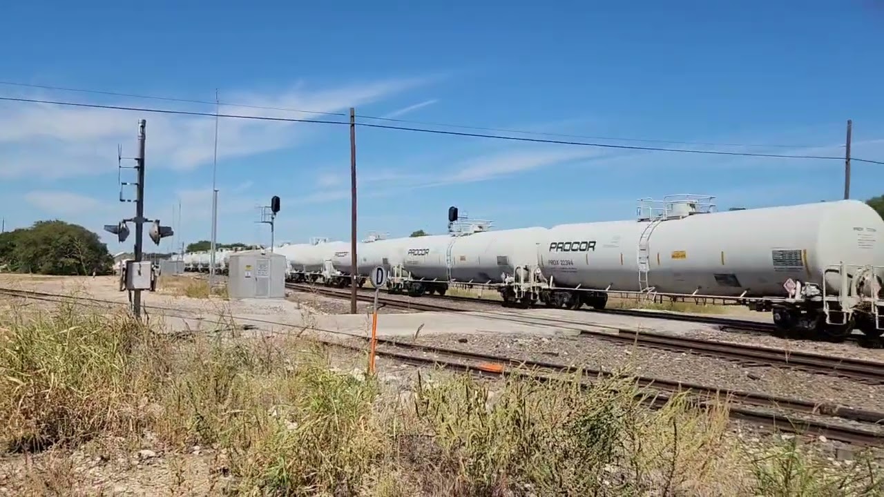 BNSF Manifest Train Through McGregor Tx