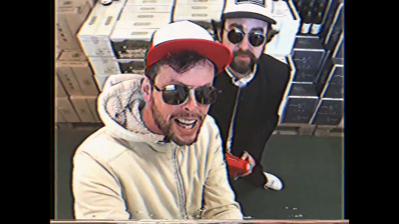Man Foo Tits Bouffeur de Cheese