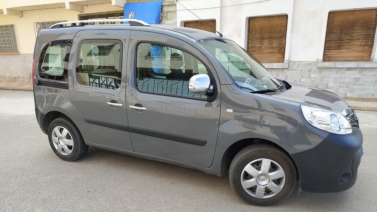 مرحبا بالاخوان عند أخوكم صلاح .كاين لمليح كاين الجديد سيارة فالمستوى الرفيع.الهاتف 0652852683