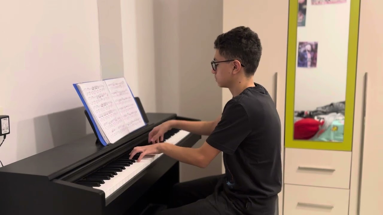 Evgeny Grinko-Valse piano