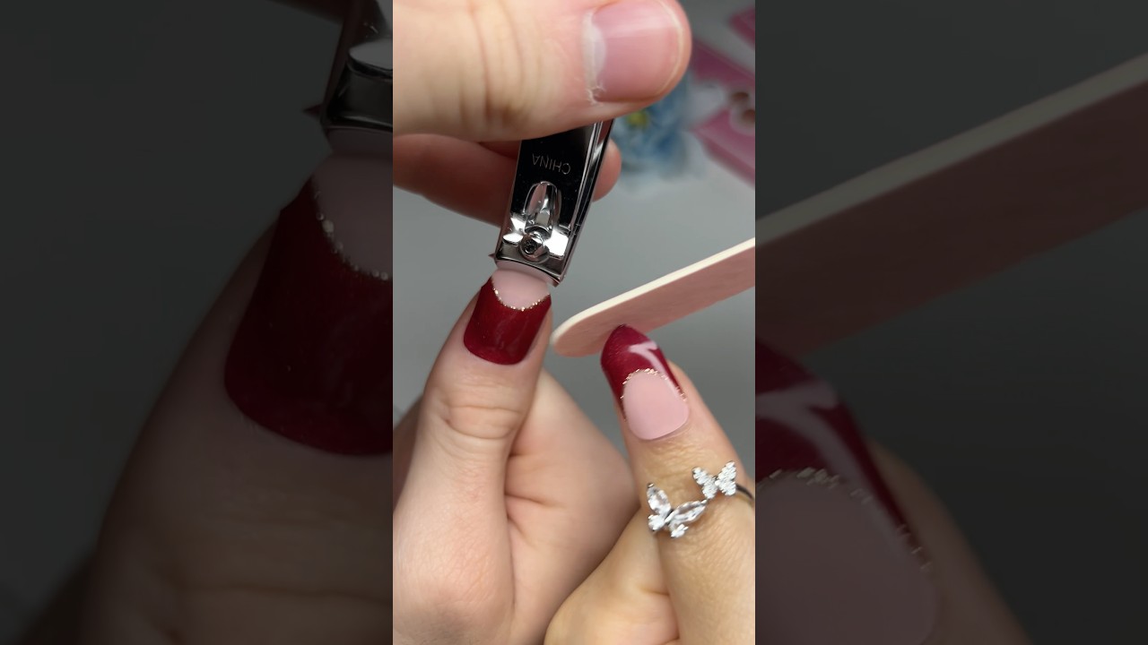 Кто сделал это лучше? С использованием гелевых наклеек для ногтей Pinx #ногти #гелевыеногти #челл...