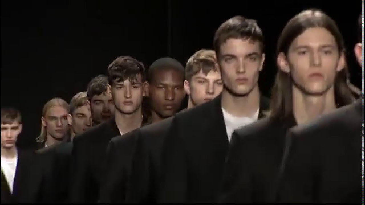 Calvin Klein Collection Men's Fall 2016 Runway Presentation