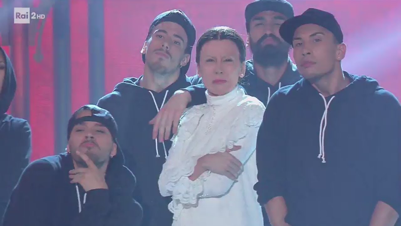Virginia Raffaele è Carla Fracci - Facciamo che io ero 31/05/2017