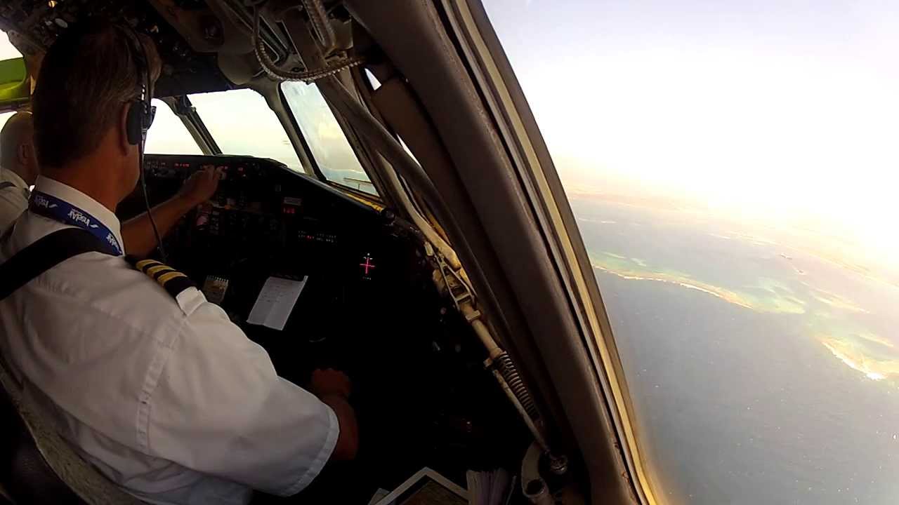 Amazing MD80 approach into Norman Manley Kingston Jamaica Runway 12