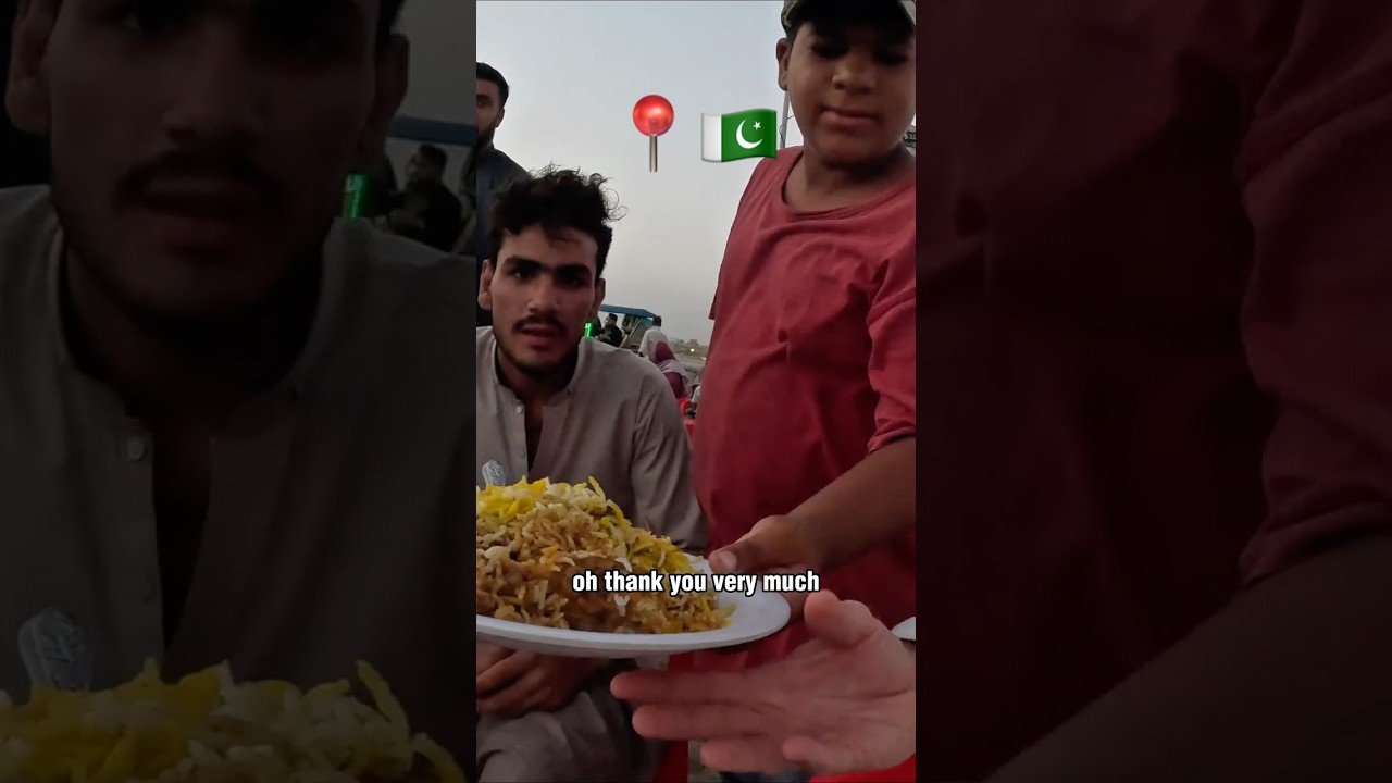 Куриный бирьяни за $0.90 на пляже Клифтон 🇵🇰 #пакистан #карачи #бирьяни #пляжклифтон #уличнаяеда