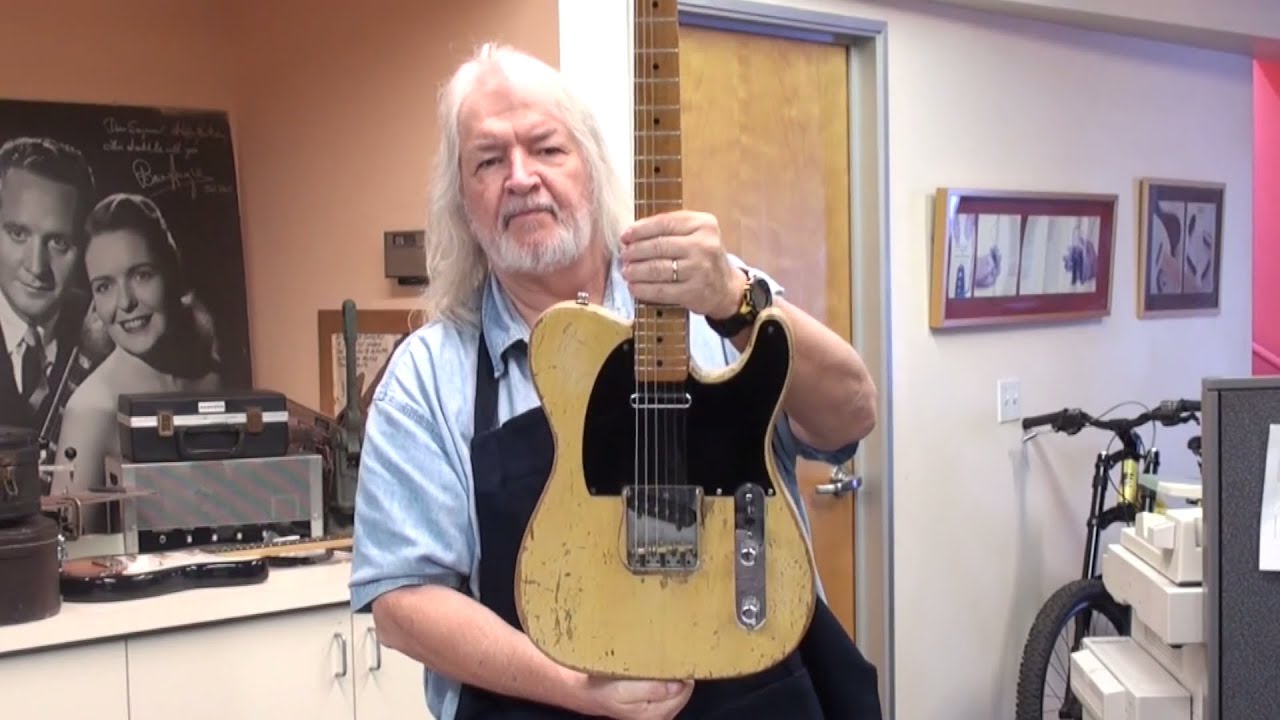 Сеймур с гитарой Fender Broadcaster 1950-х годов