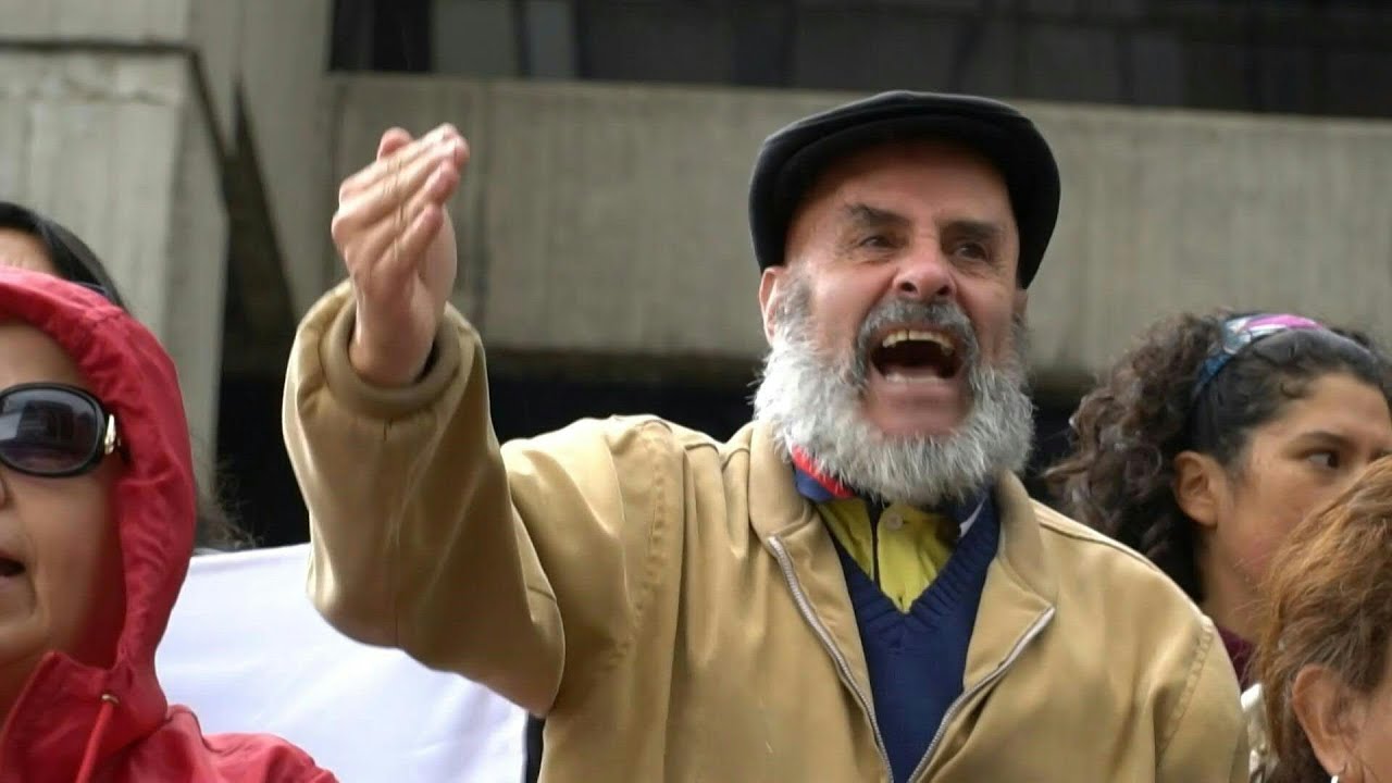 El cacerolazo, un invento chileno que vuelve a sonar, potenciado por redes sociales | AFP