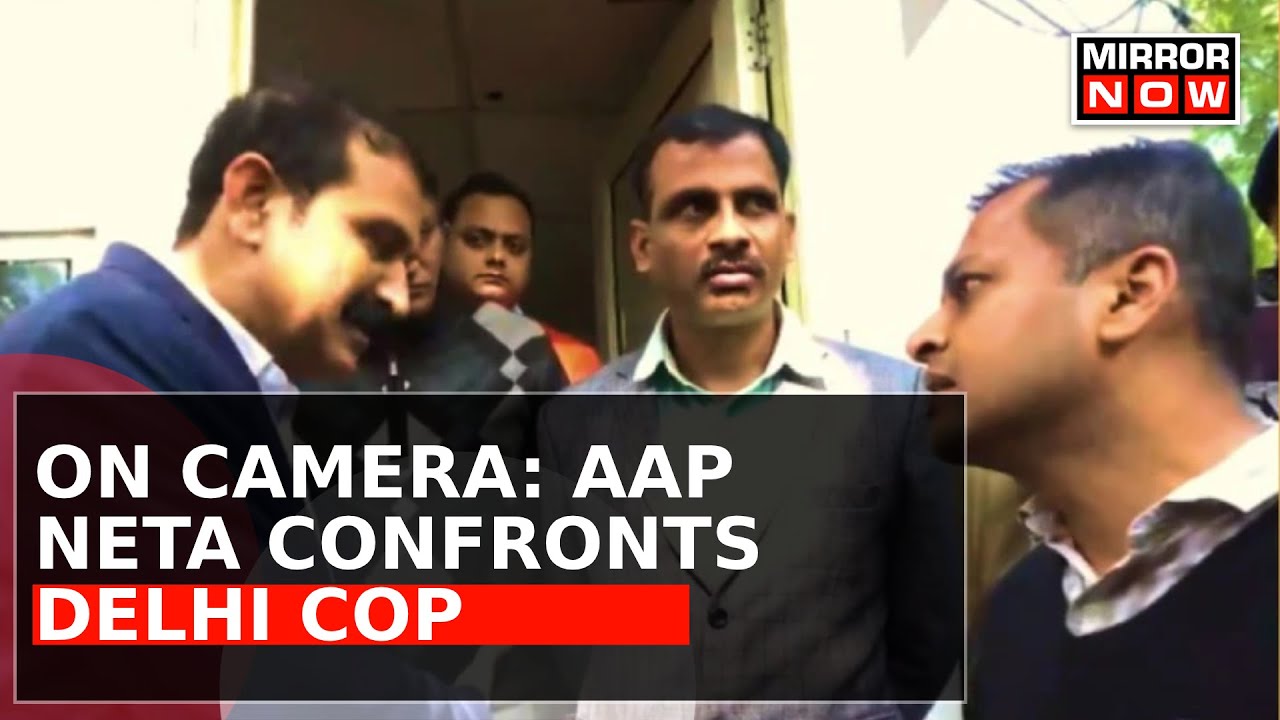 Watch | AAP Vs BJP Poaching' Case | Delhi Police Knock The Door Of CM Arvind Kejriwal