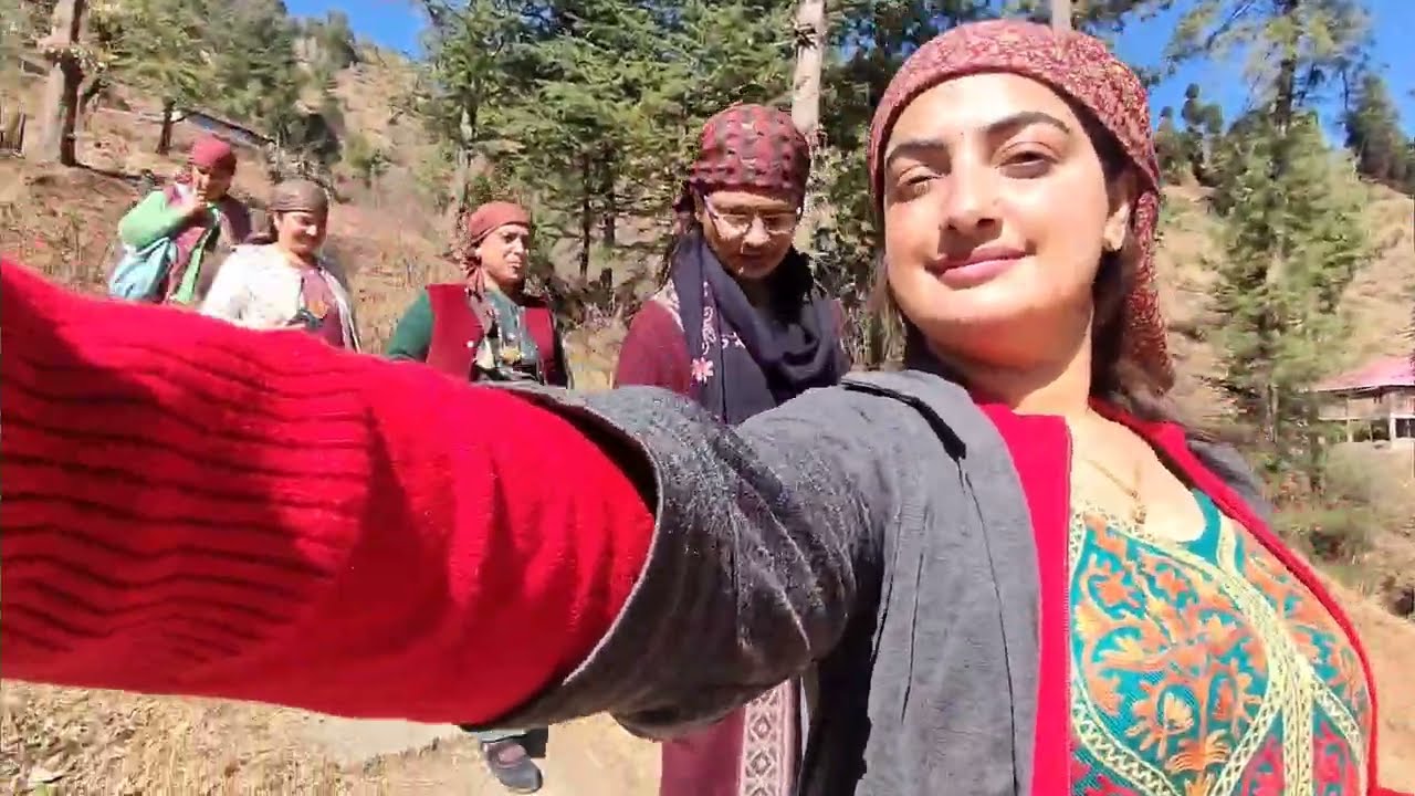 बहुत टाइम बाद मां से मुलाकात 😭 | Emotional Pahadi Life Vlog | Village Life Himachal