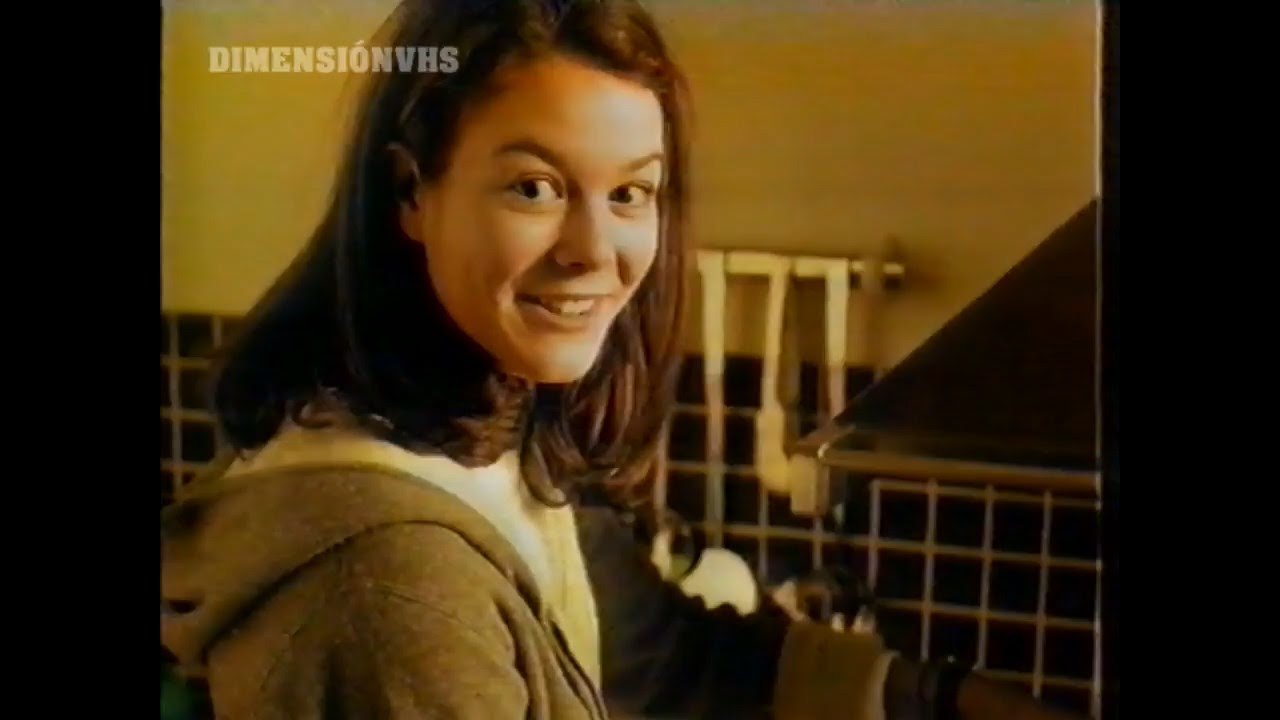 Bloque de publicidad y promos TVE2 (1999) Las niñas de Médico de familia cocinan