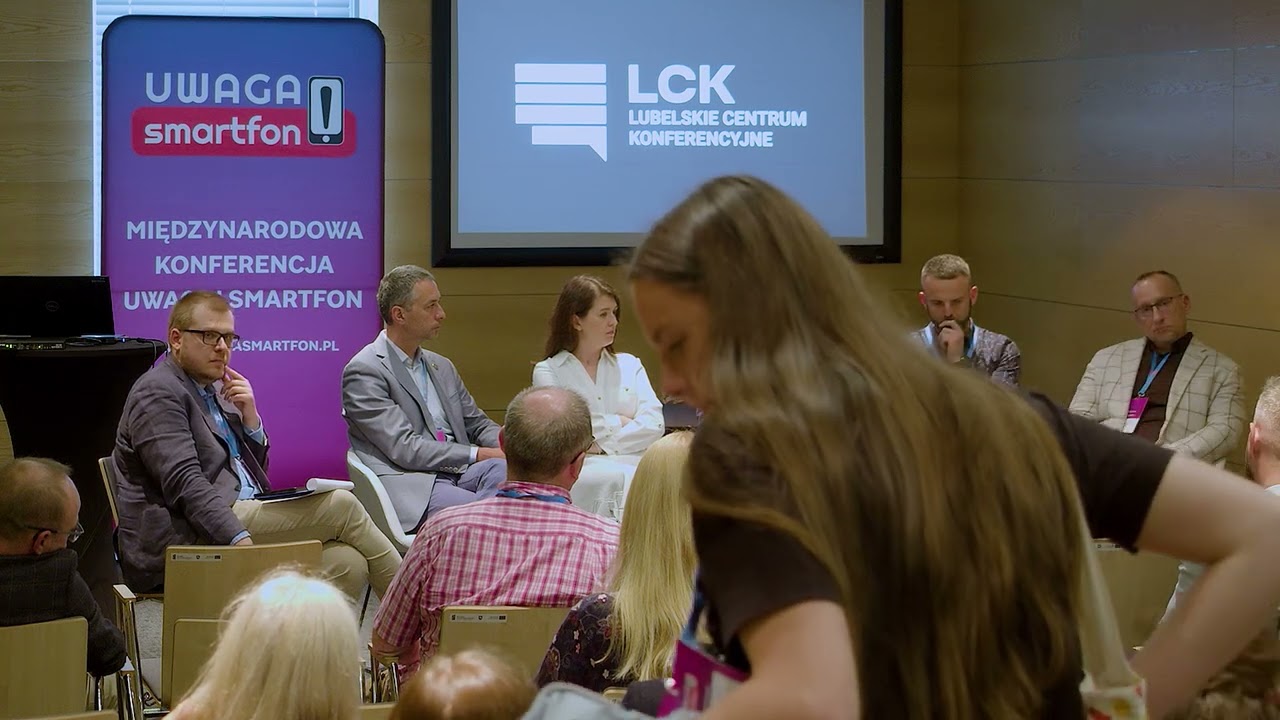 Smartfon, a szkoła – czas na regulacje? | Uwaga! Smartfon 2025