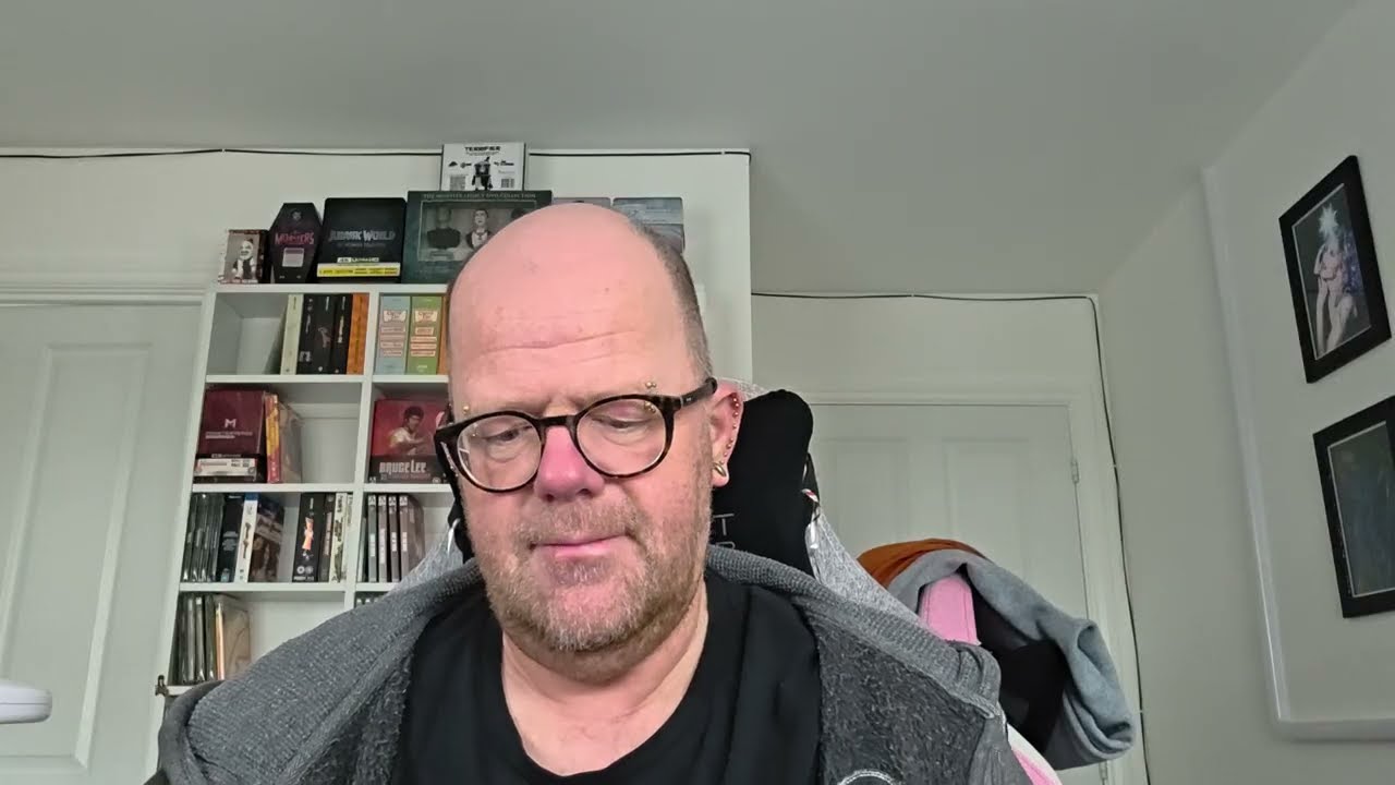 Flosstube Number 16 - chatelaine, retreat news, unboxing etc etc