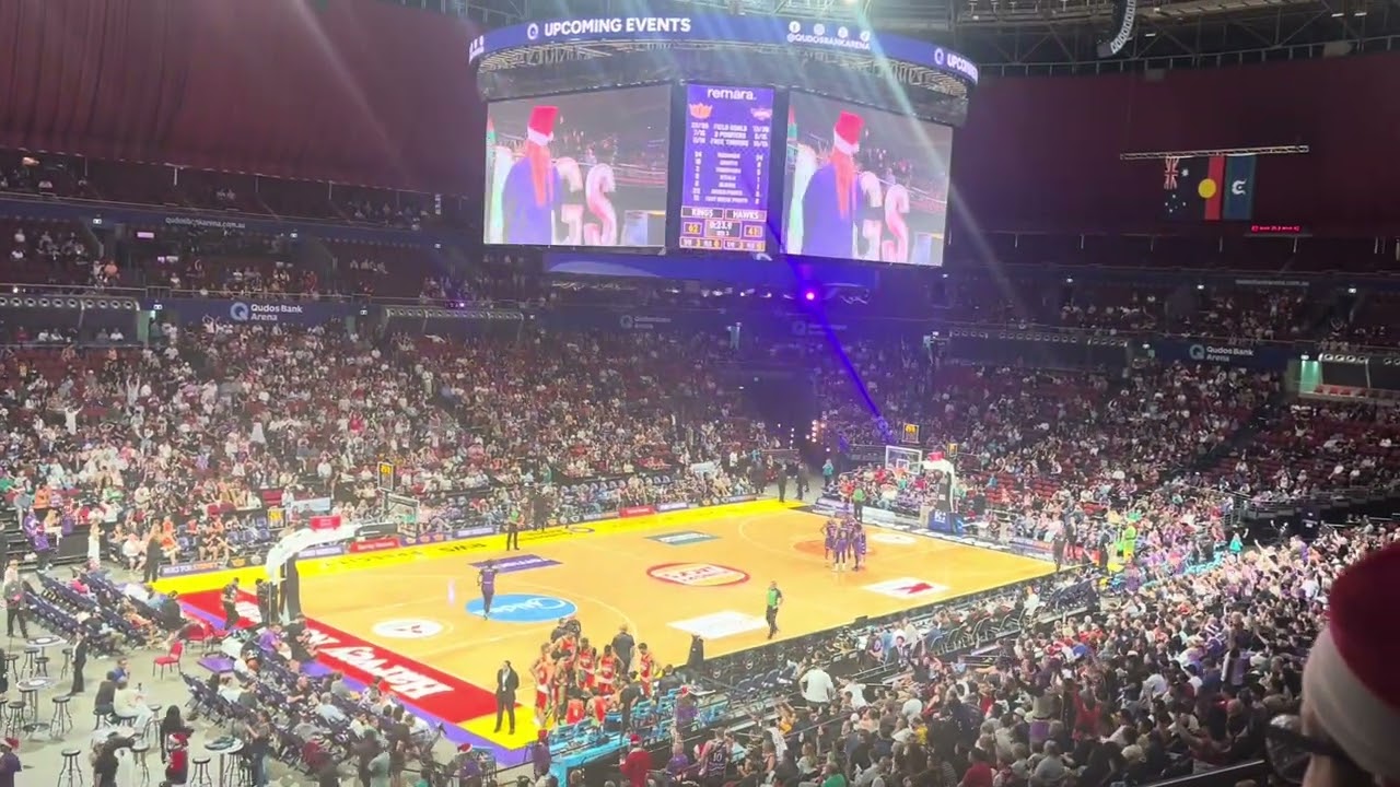 NBL Christmas night 2025. Sydney Kings -V- Illawarra Hawks, Qudos bank arena.