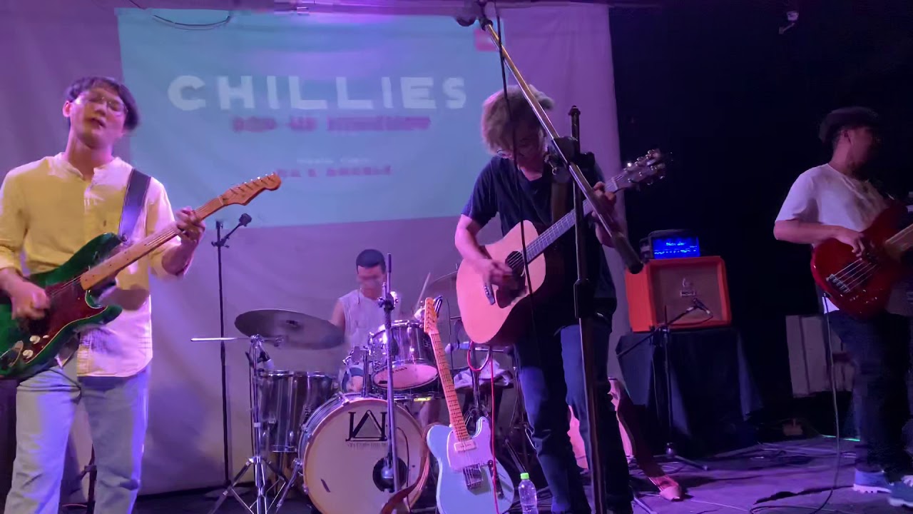 Những Con Đường Song Song - Chillies | LIVE @Hanoi Rock City