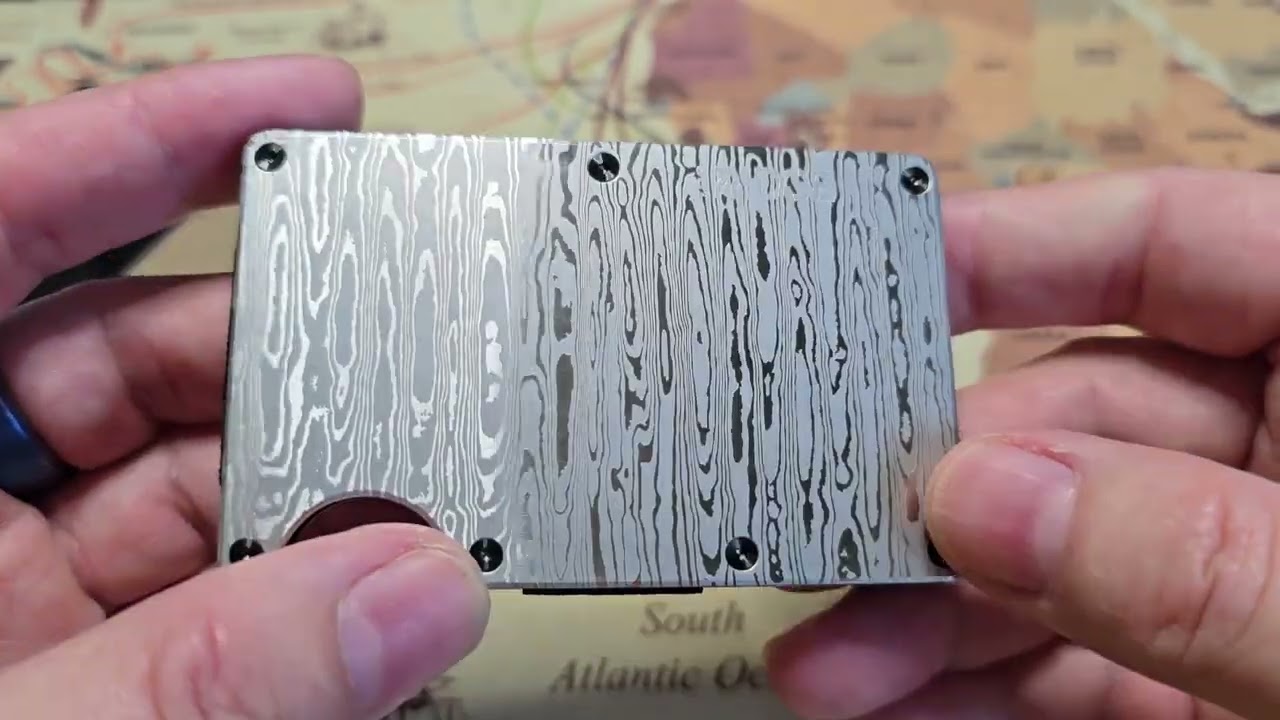 Ridge Damascus, acél minimalista pénztárca bemutató