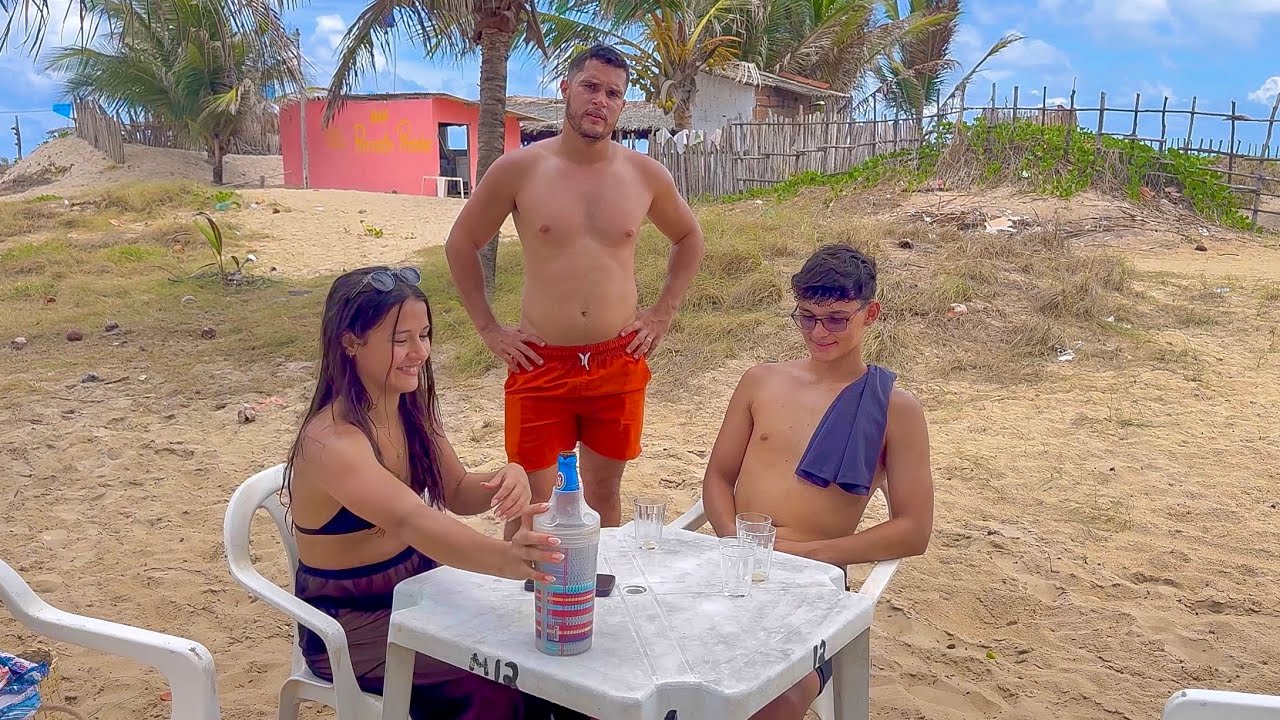 LEÔNCIO FLAGRA IRMÃ E O NAMORADO BEBENDO CERVEJA NA PRAIA 🏝️ | THAMIRES THUANNY