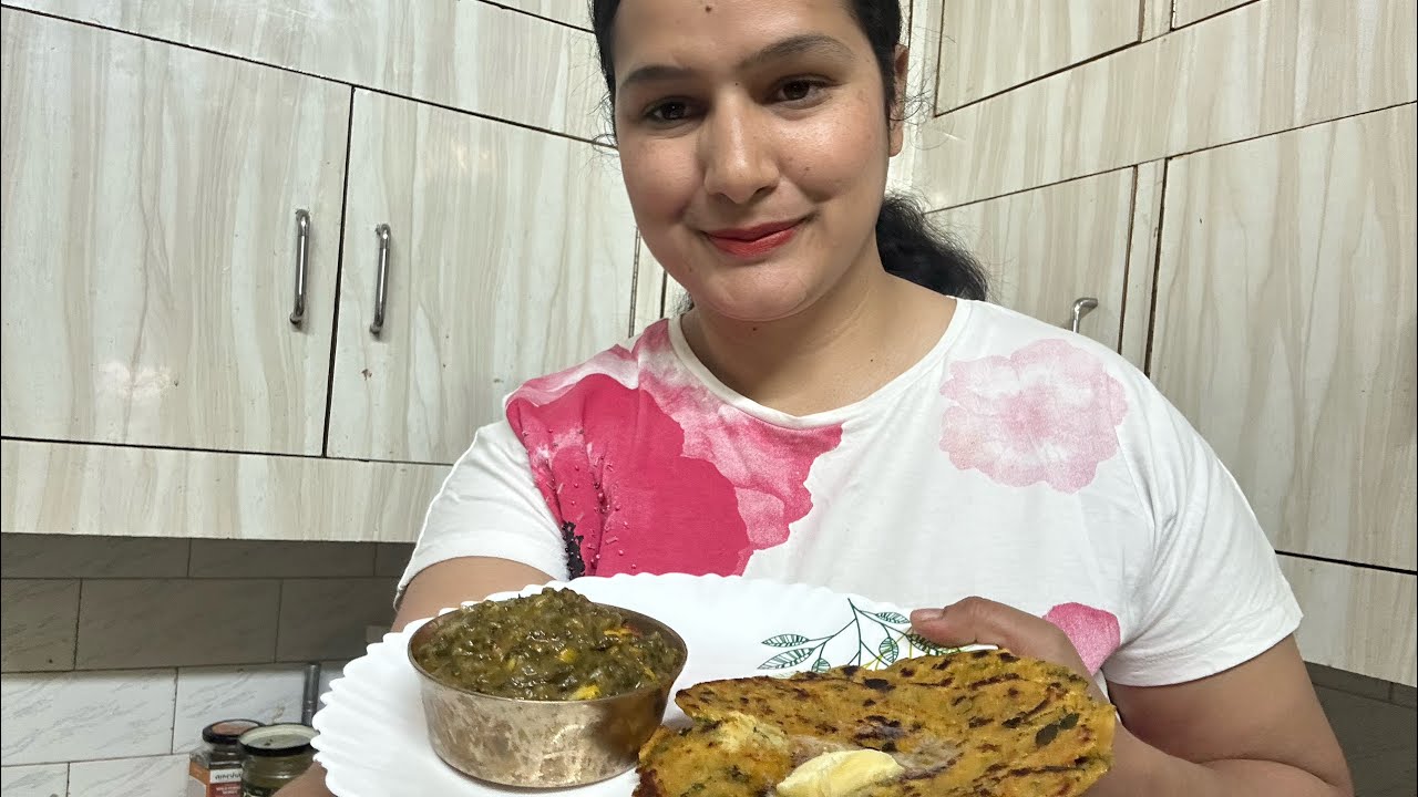 Aaj banaya sarson ka saag healthy and tasty😋😋#youtuber #food #recipe #cooking 