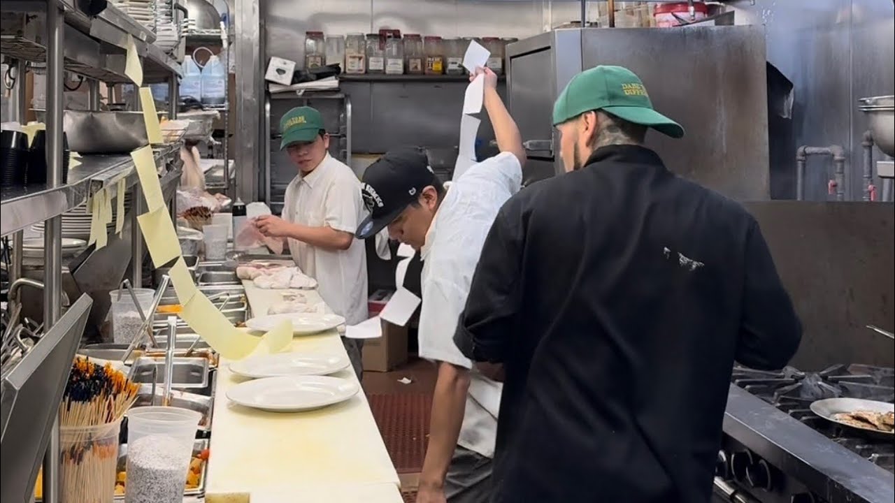 Busy brunch🔥🫡🐓