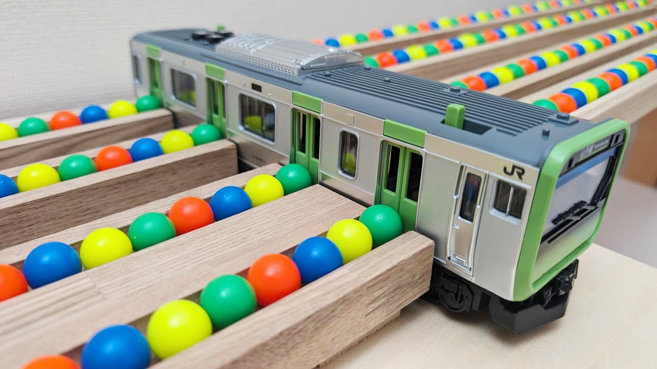 マーブルランレース☆JR山手線＋屈折式踏切＋スーパーくねくねボード＋透明パイプの発射台＋HABA＋キュボロ