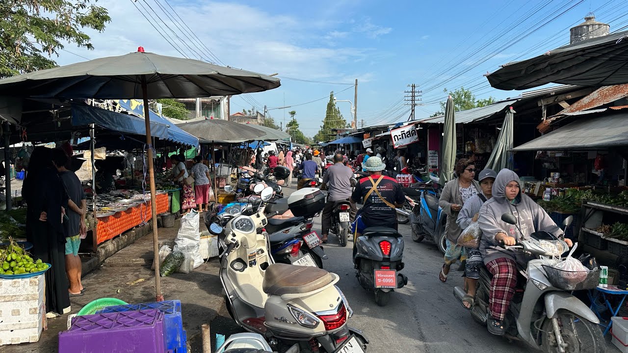 ヤラー県タラートロットファイ朝市　ตลาดเช้ารถไฟยะลา