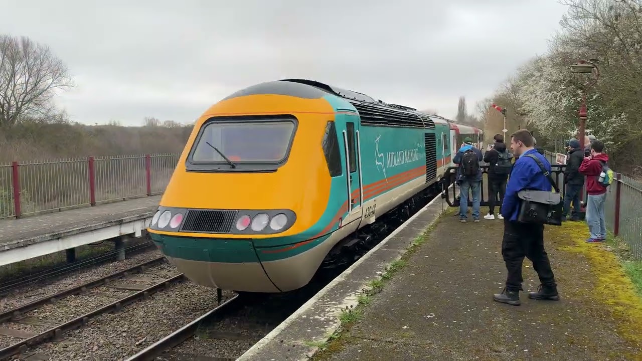 HST departing Orton Mere