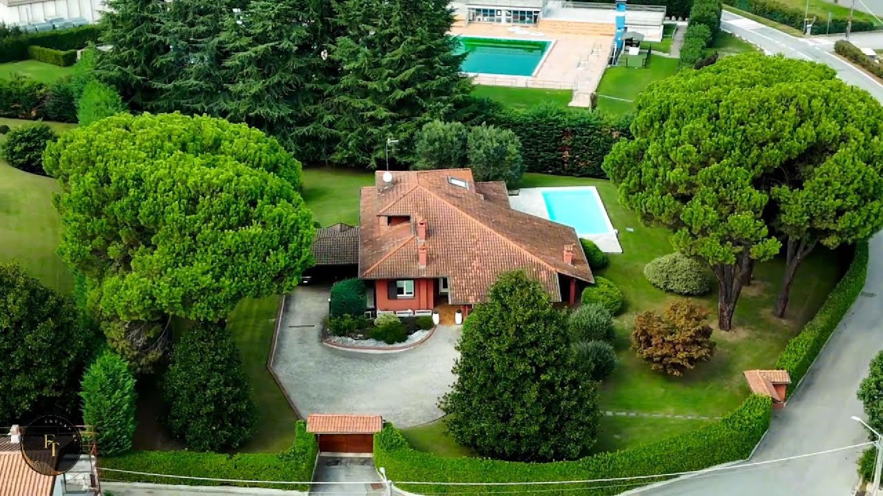 Dormelletto (NO)-MAGNIFICA VILLA CON PISCINA