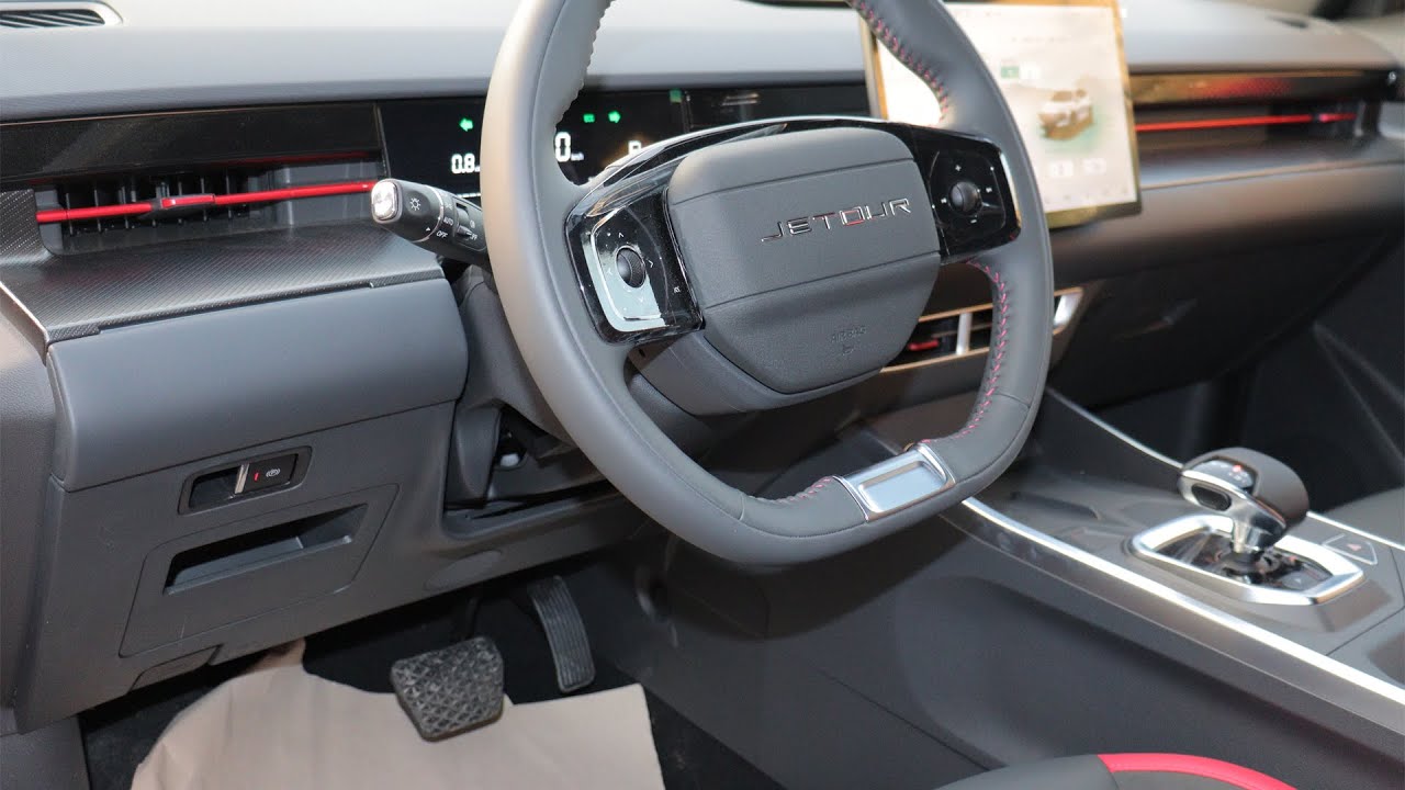Обзор Jetour Dashing Luxury 2026 года с красным салоном.