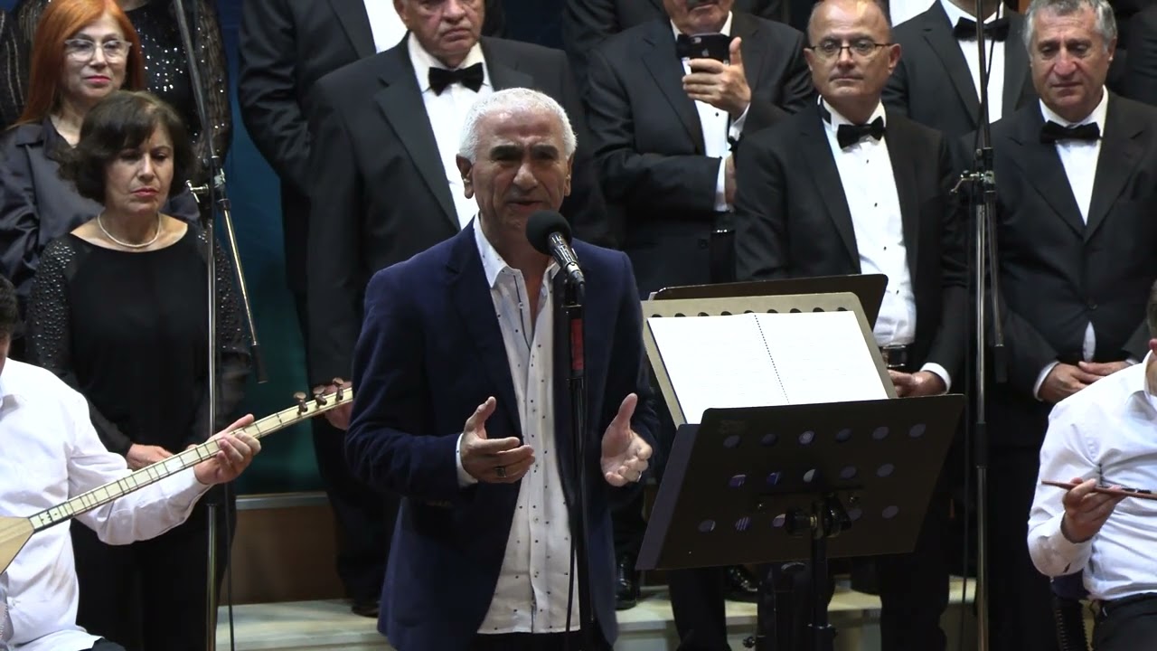 Ali Demirhan -  Bende bir insanoğluyum