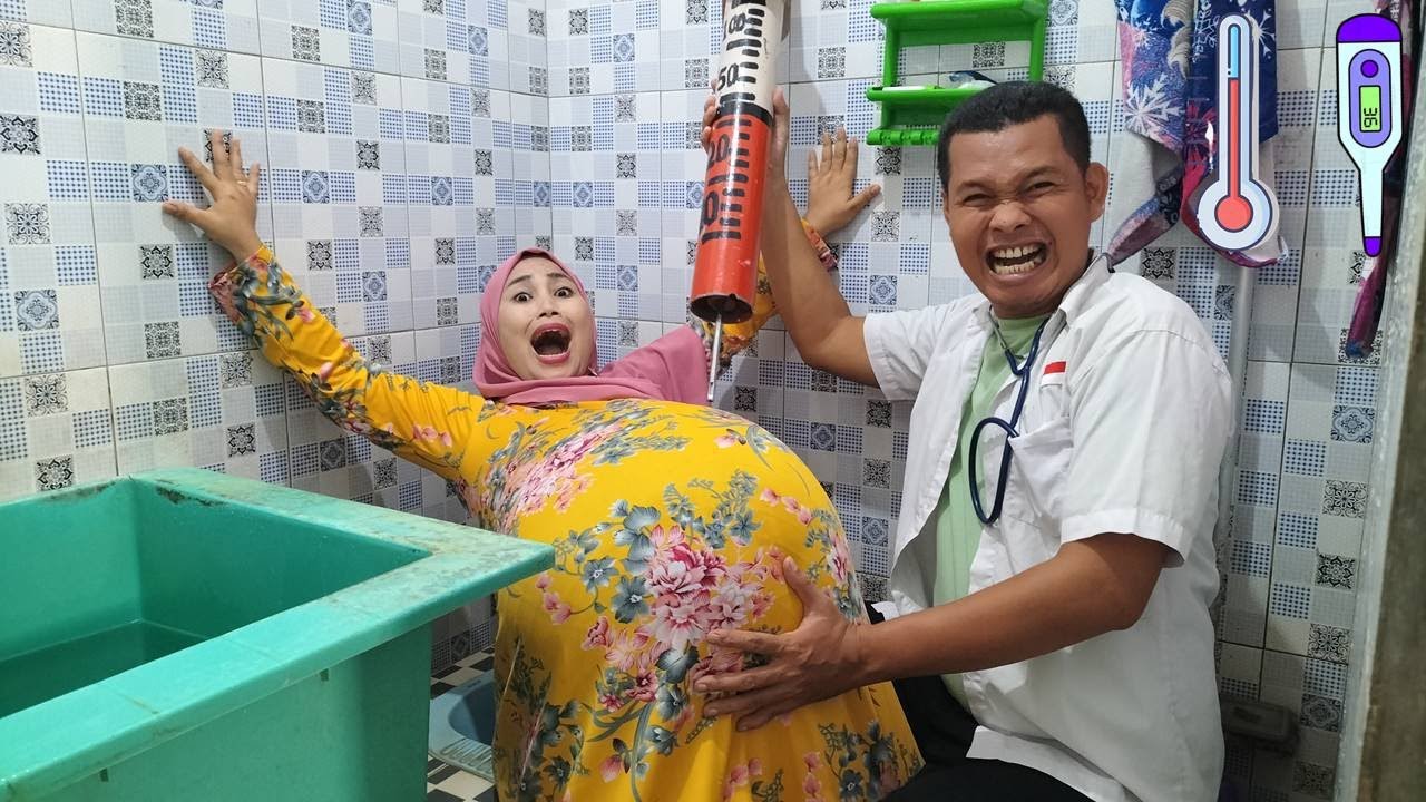 Drama Lucu 💢😱 Ibu Hamil Melahirkan Di Kamar Mandi
