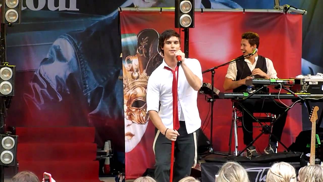 Radioactive - Eric Saade - Complete song in HQ - LIVE Ronneby Brunnspark / Brunnskvittret 2010