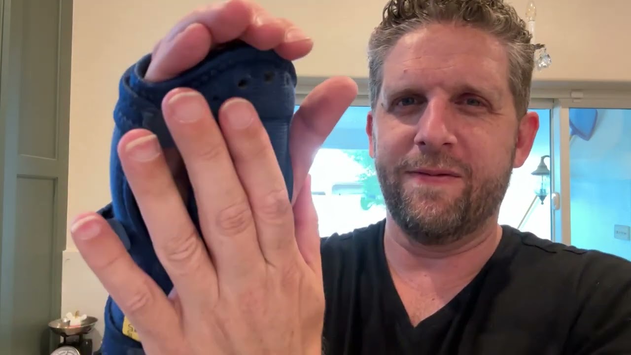 FUTURO Night Wrist Support, Helps Provide Nighttime Relief of Carpel Tunnel Symptoms, Breathable