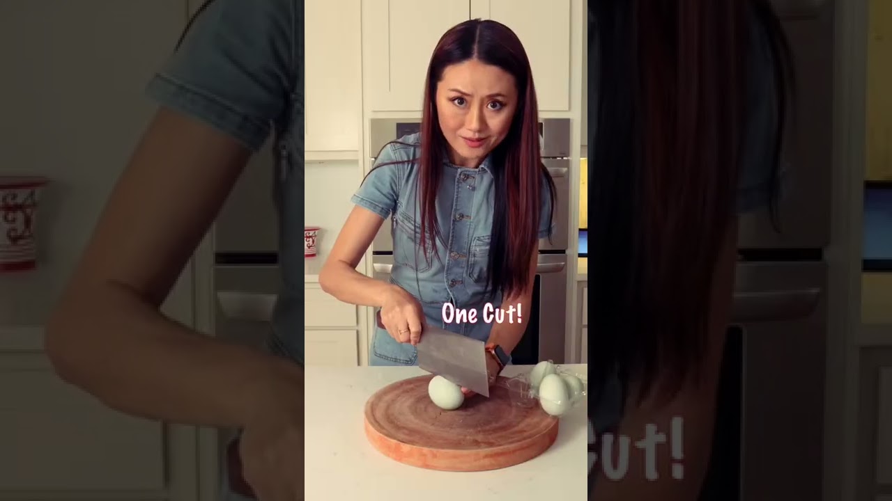 This is how you eat duck eggs in China! Chinese mom&rsquo;s best way!