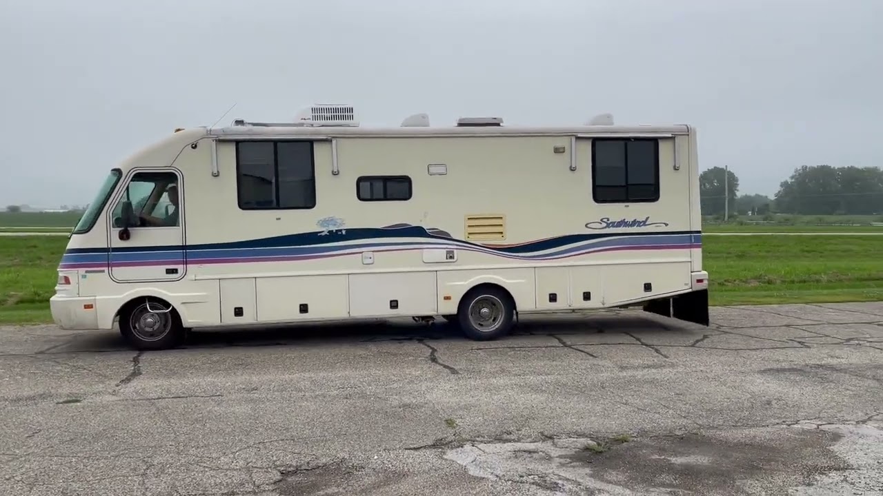 1995 Chevrolet P30 Fleetwood Motor Home