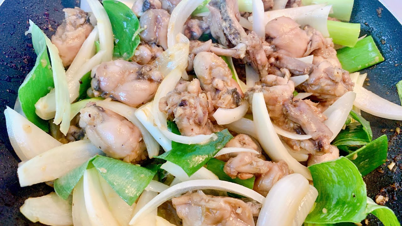 Cách làm ẾCH XÀO HÀNH - CỦ HÀNH NGON NGỌT